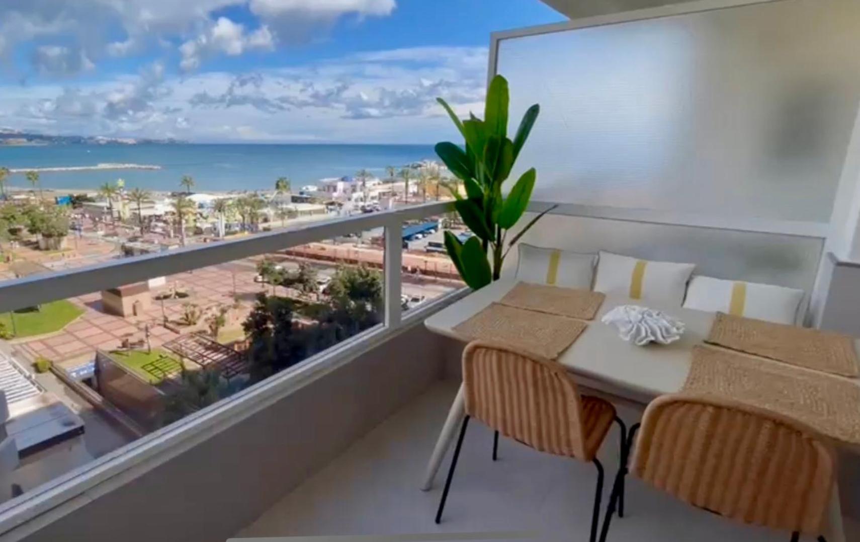 Solana 26 Incredible Sea Views Apartment Фуeнхирола Екстериор снимка