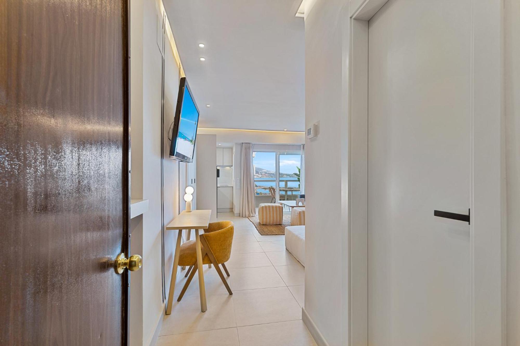 Solana 26 Incredible Sea Views Apartment Фуeнхирола Екстериор снимка